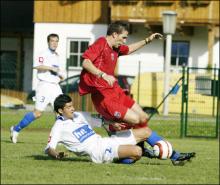 Victoras Iacob in duel cu fundasii sloveni